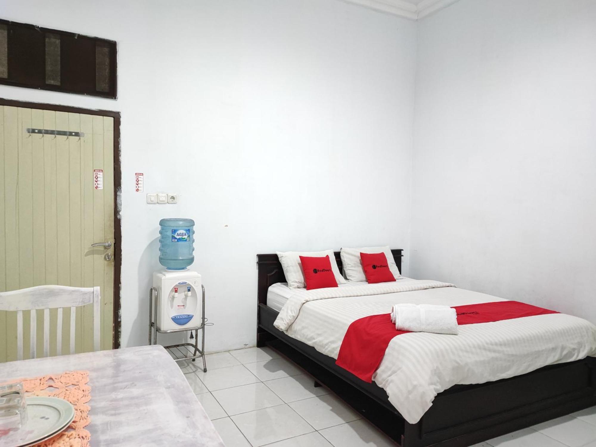 Reddoorz Syariah Near Universitas Batanghari Jambi Eksteriør bilde