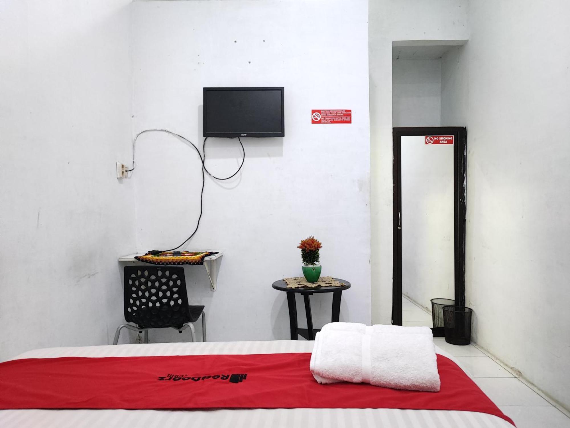 Reddoorz Syariah Near Universitas Batanghari Jambi Eksteriør bilde